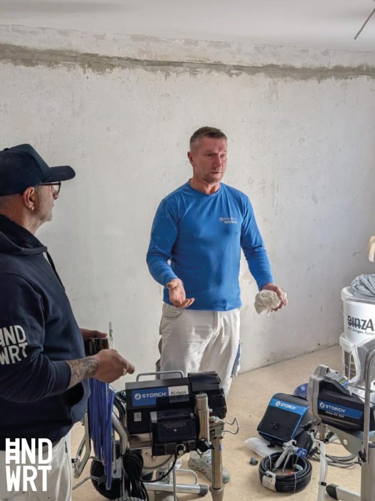 4 Wohnungen, 2 Airless-Systeme, 1 Hersteller auf der Baustelle. – Bild 2 von 3, Handwertig GmbH