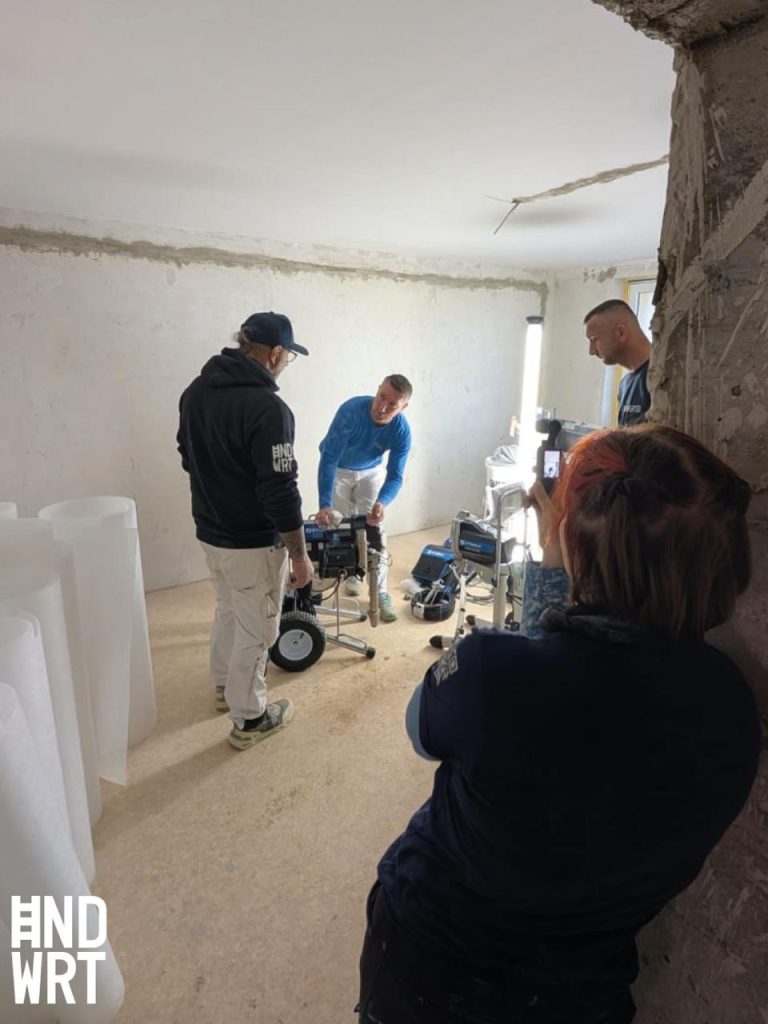4 Wohnungen, 2 Airless-Systeme, 1 Hersteller auf der Baustelle. – Bild 3 von 3, Handwertig GmbH